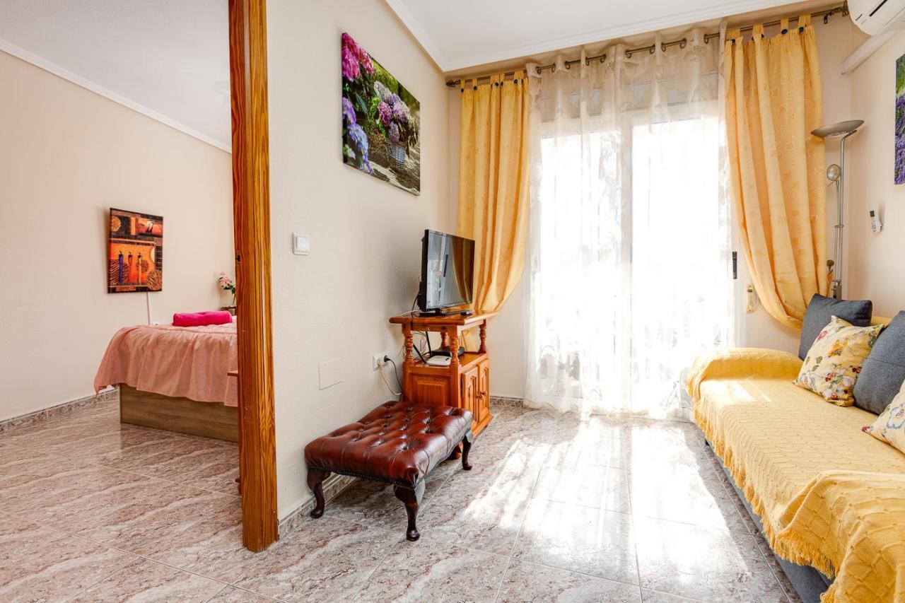 Apartament Caballero De Rodas Torrevieja Exteriör bild